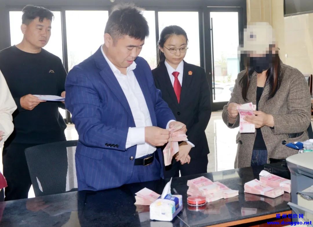 山亭一“原配”起诉“小三”，追讨20万