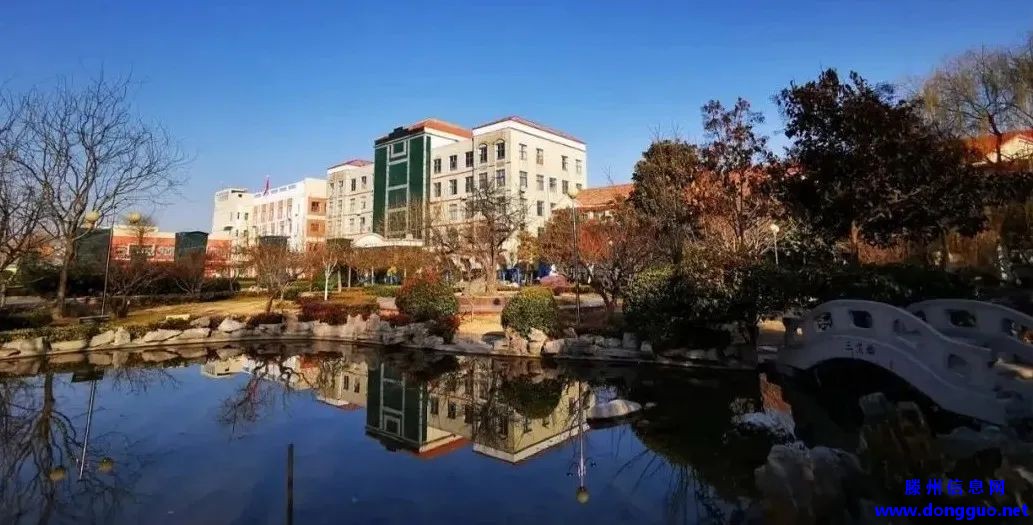 滕州三中今年进城办学，城区校区设在学院路中心位置！