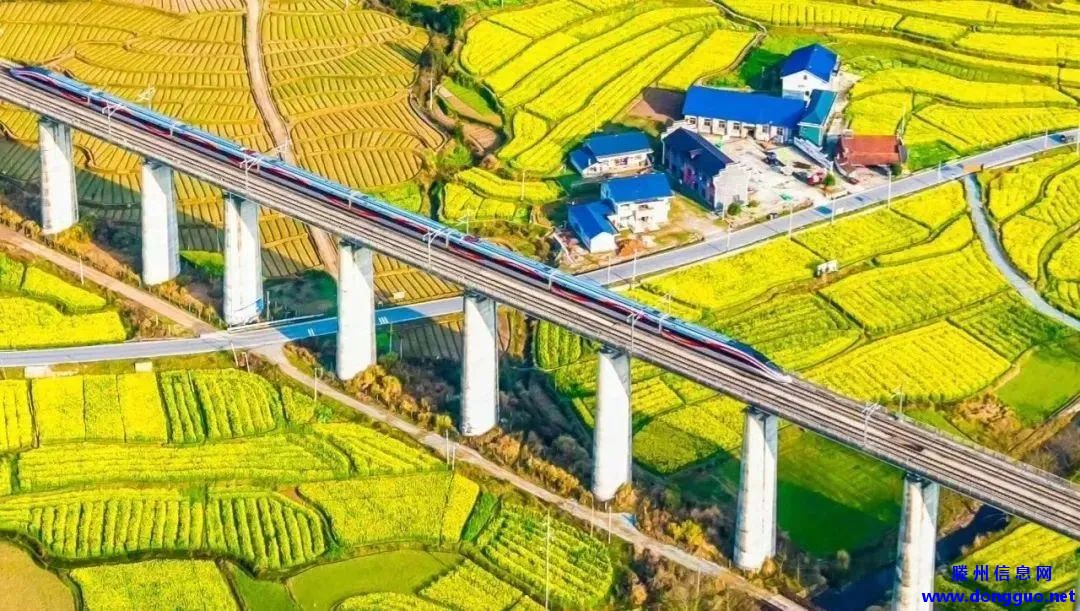 铁路五一假期运输今日启动，预计发送旅客1.44亿人次